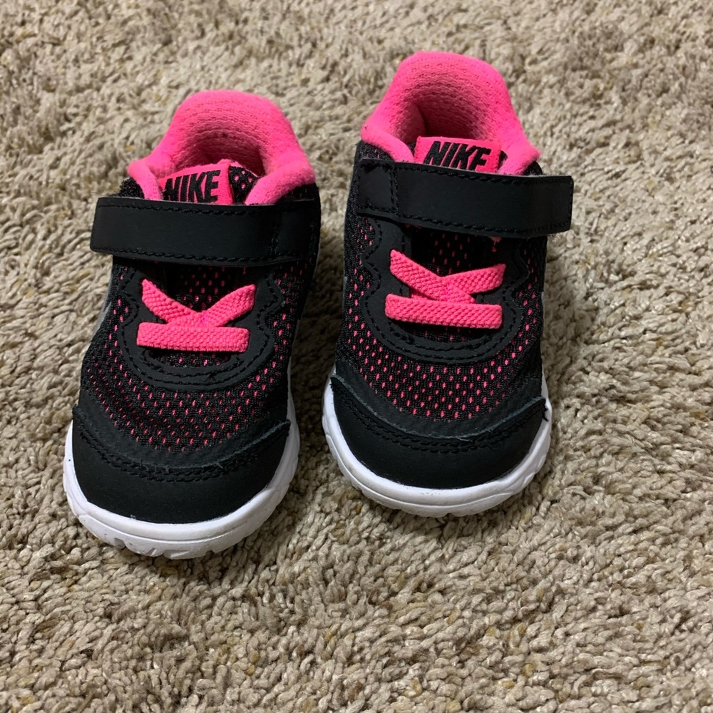Nike toddler girl sneakers